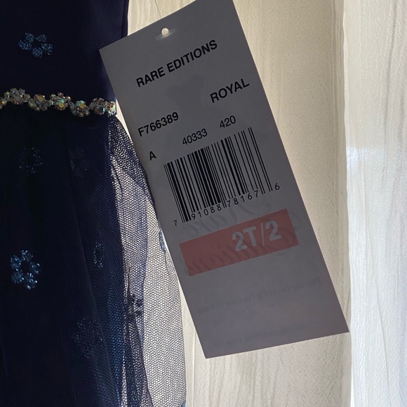 Dress - Picture 3 of 3